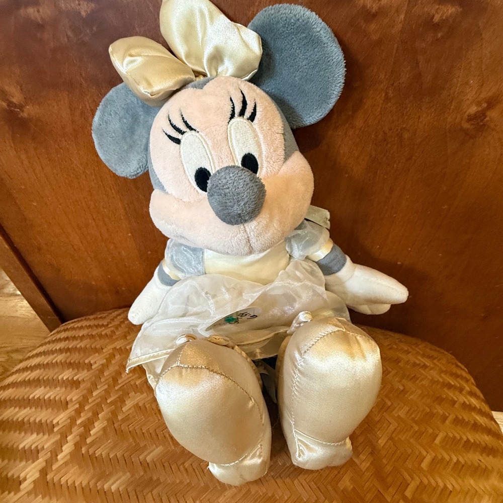 Disney Store Minnie Mouse Plush Gold Satin Dress Minnie Lux Q209 Grey 09047